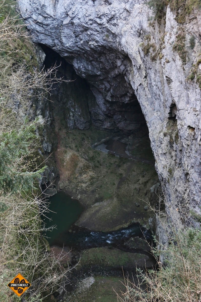 Propast a jeskyně Macocha