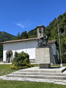 2024-07-02 - Alpetto - Monumento al ciclista