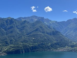 2024-07-02 - Civenna - Monumento agli Alpini